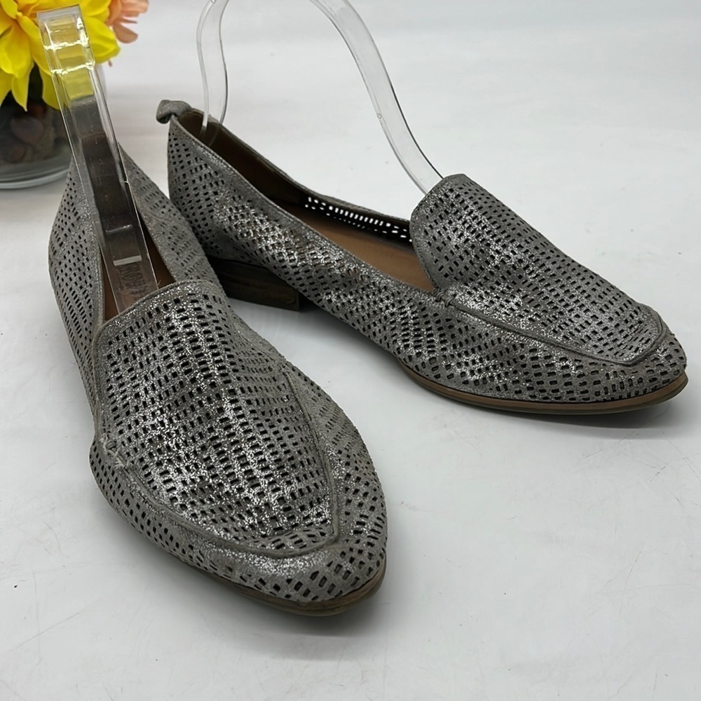 Crown Vintage Silver Cut out Pointy Toe Slip On Loafers Size 8. MCL3201C